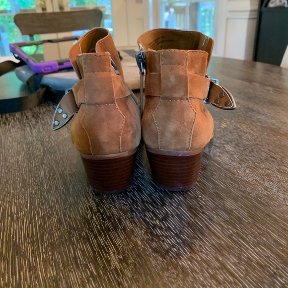 Steve Madden Cassie Suede Western Bootie 8 - Picture 3 of 16
